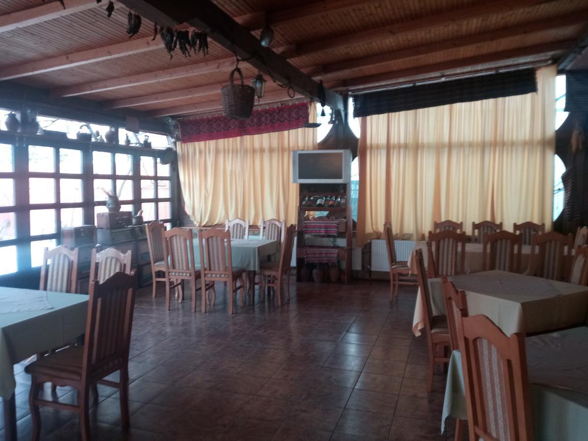 Hotel Restoran Antika Ustrumca Dış mekan fotoğraf