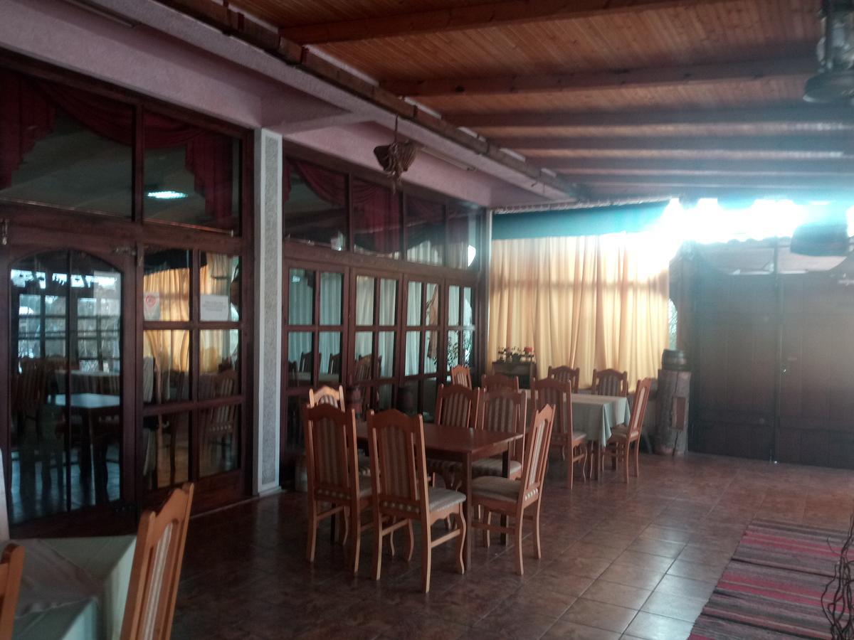 Hotel Restoran Antika Ustrumca Dış mekan fotoğraf