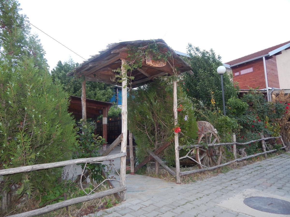 Hotel Restoran Antika Ustrumca Dış mekan fotoğraf